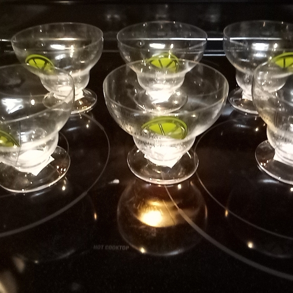Mud Pie - 6 Clear Glass Cocktail Glasses with Lime Design - Picture 4 of 11